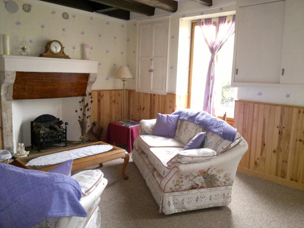La Maison Jaune Bed & Breakfast Bouresse Exterior photo