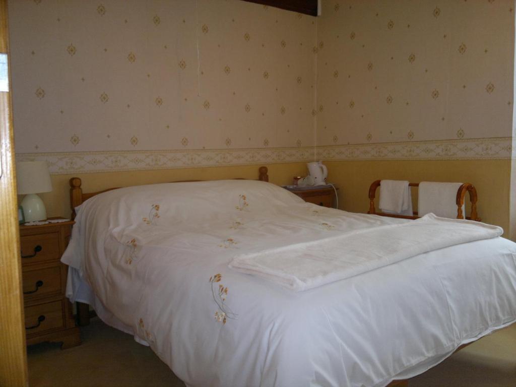 La Maison Jaune Bed & Breakfast Bouresse Exterior photo