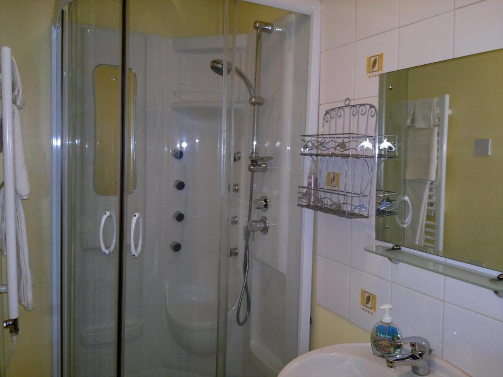 La Maison Jaune Bed & Breakfast Bouresse Exterior photo